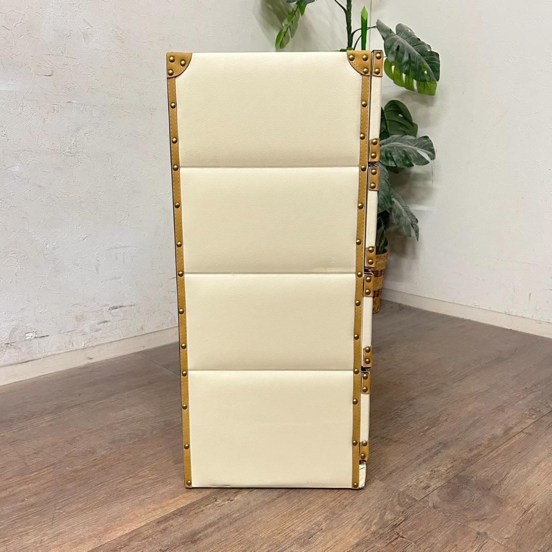 【新品・未使用】チェスターシリーズ　チェスト　トランク風チェスト４段