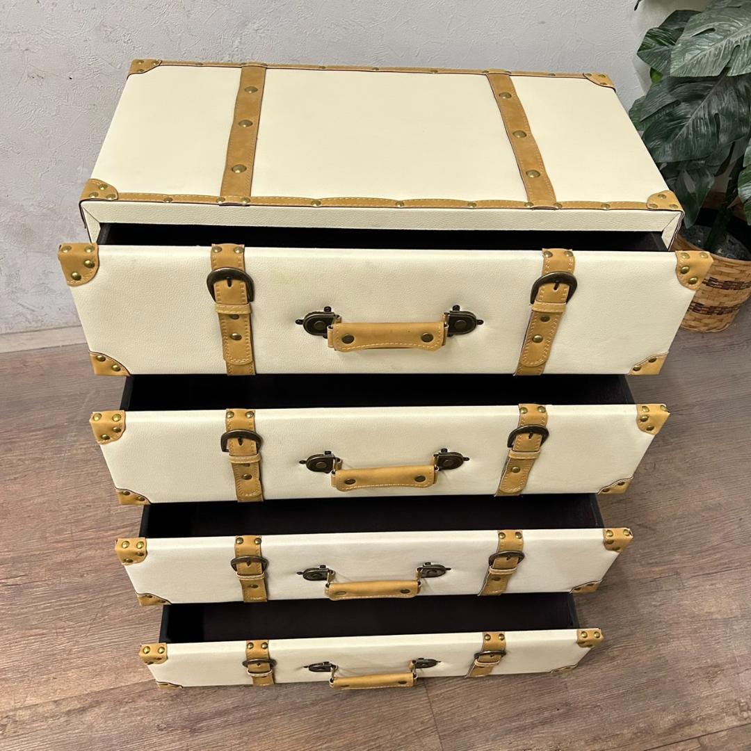 【新品・未使用】チェスターシリーズ　チェスト　トランク風チェスト４段