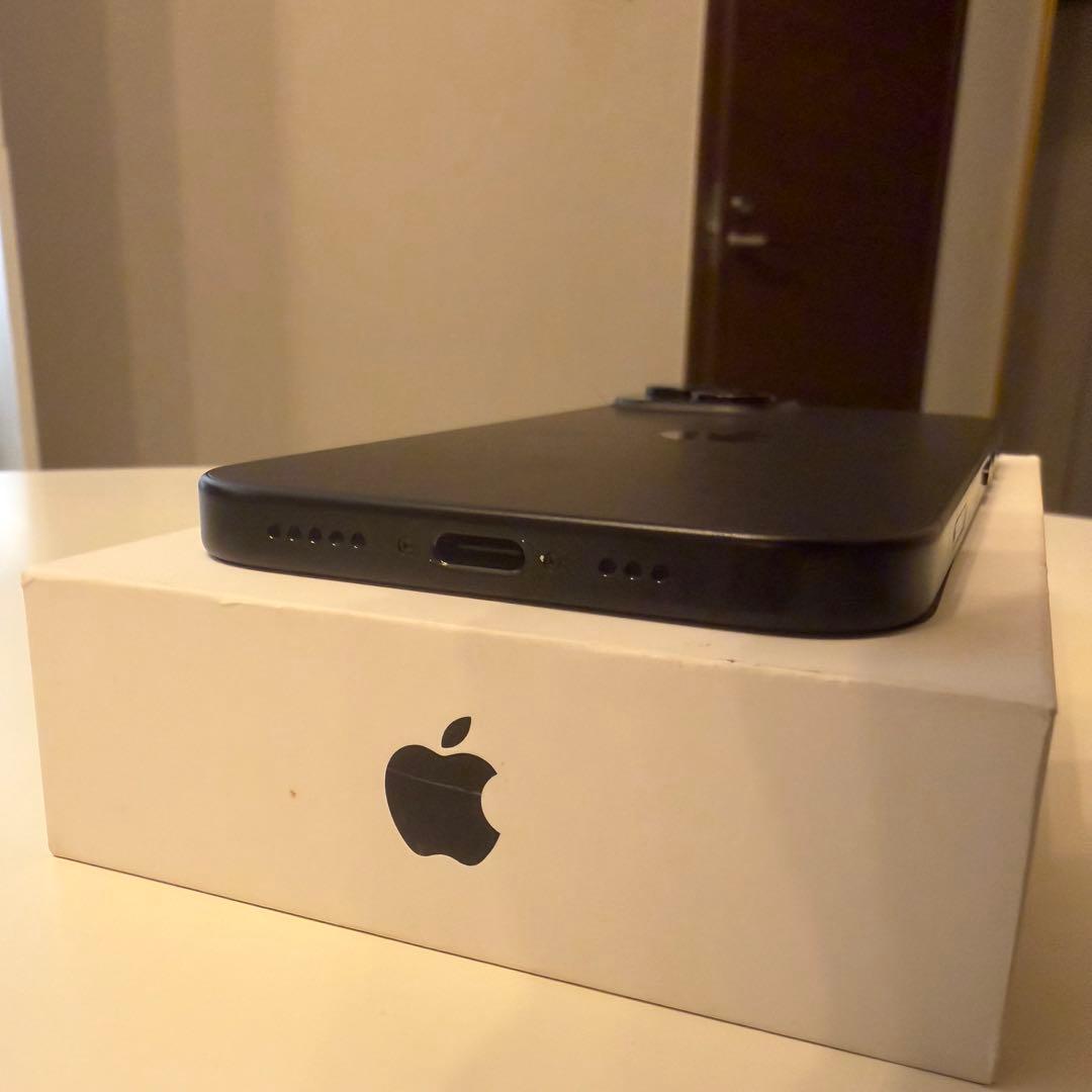 iPhone 15 SIMフリー　ブラック 本体 ガラスフィルム　本革ケース付き