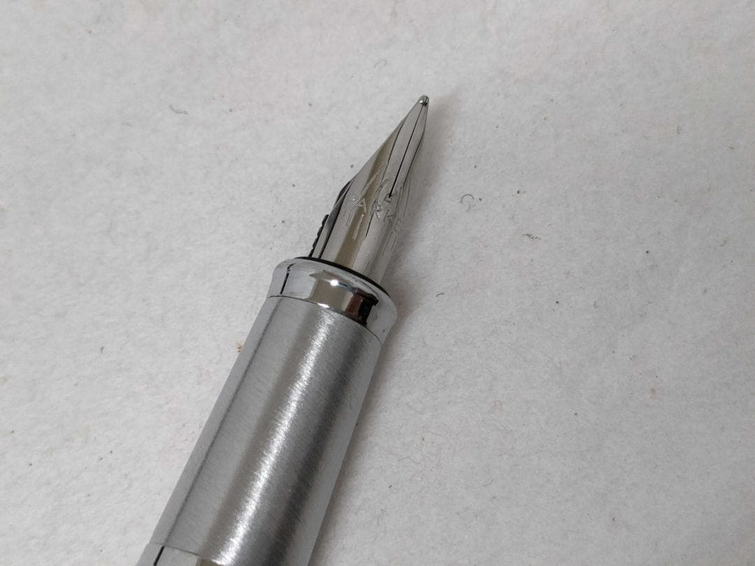 Parker シルバー万年筆　中古で出しますがA級品です