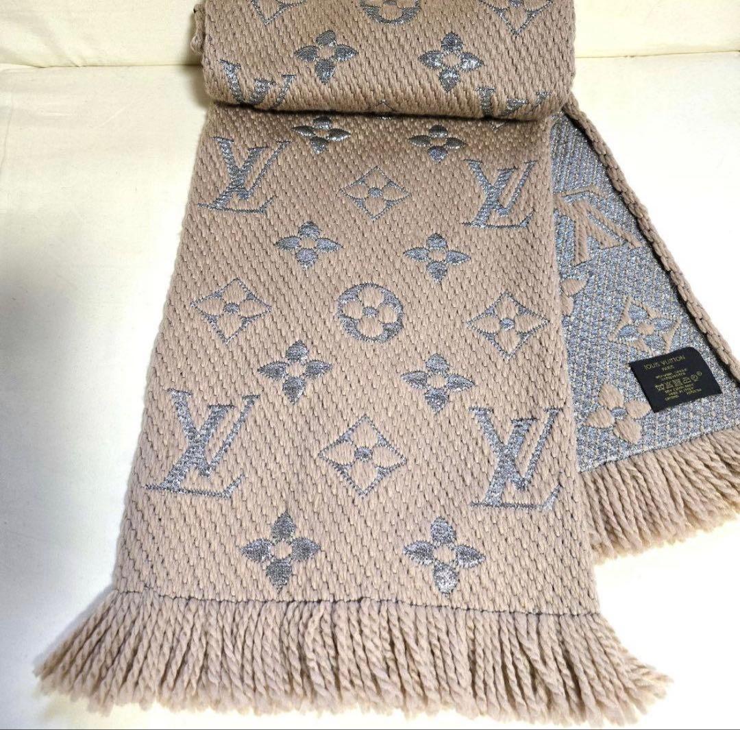 ルイヴィトン　エシャルプ　シャイン　ロゴマニア　モノグラム　ベージュ　マフラー