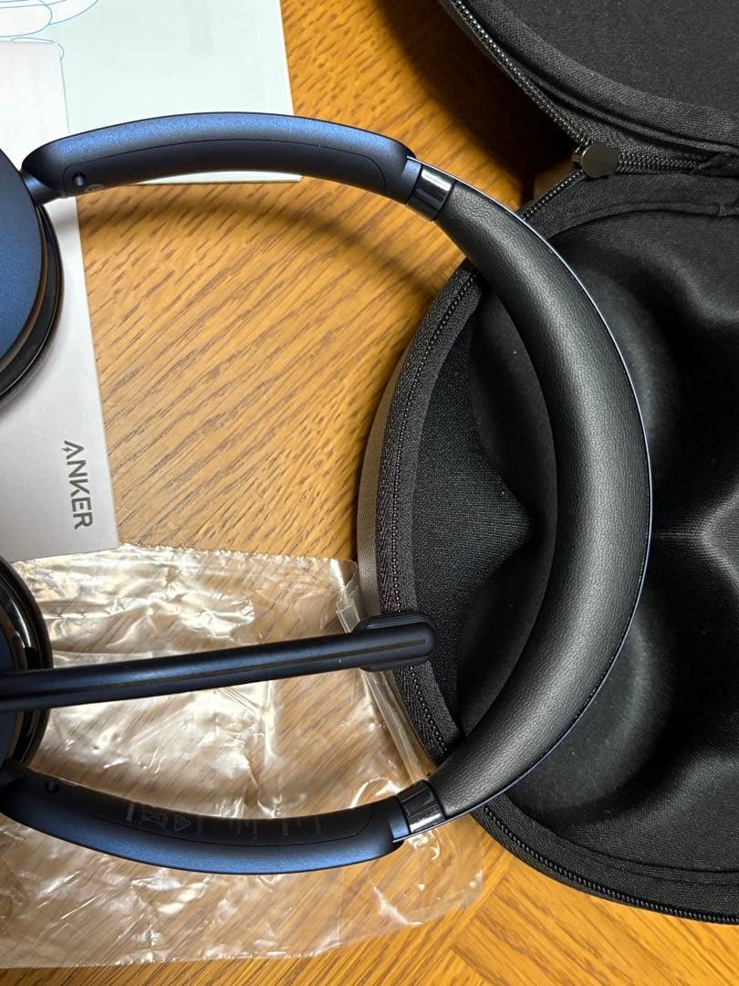 Anker PowerConf H700（ワイヤレスヘッドセット）充電スタンド付