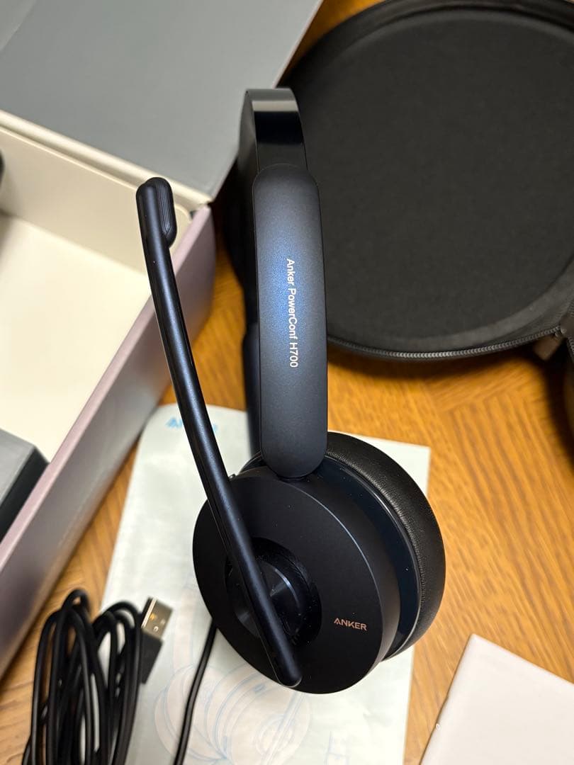 Anker PowerConf H700（ワイヤレスヘッドセット）充電スタンド付