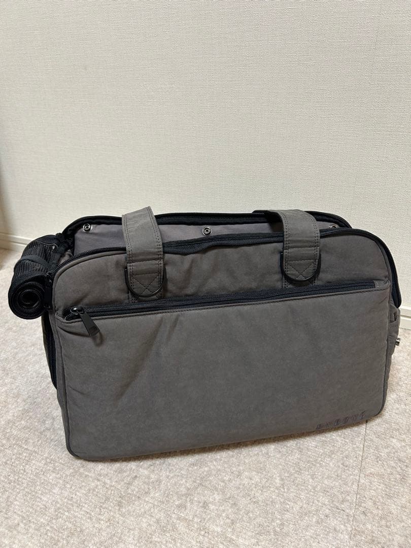 【新品】犬用キャリーバッグ・MINIME（顎乗せクッション付き）