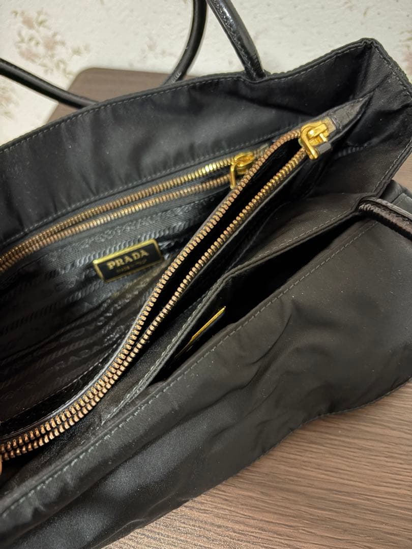 PRADA ブラックナイロン トートバッグ