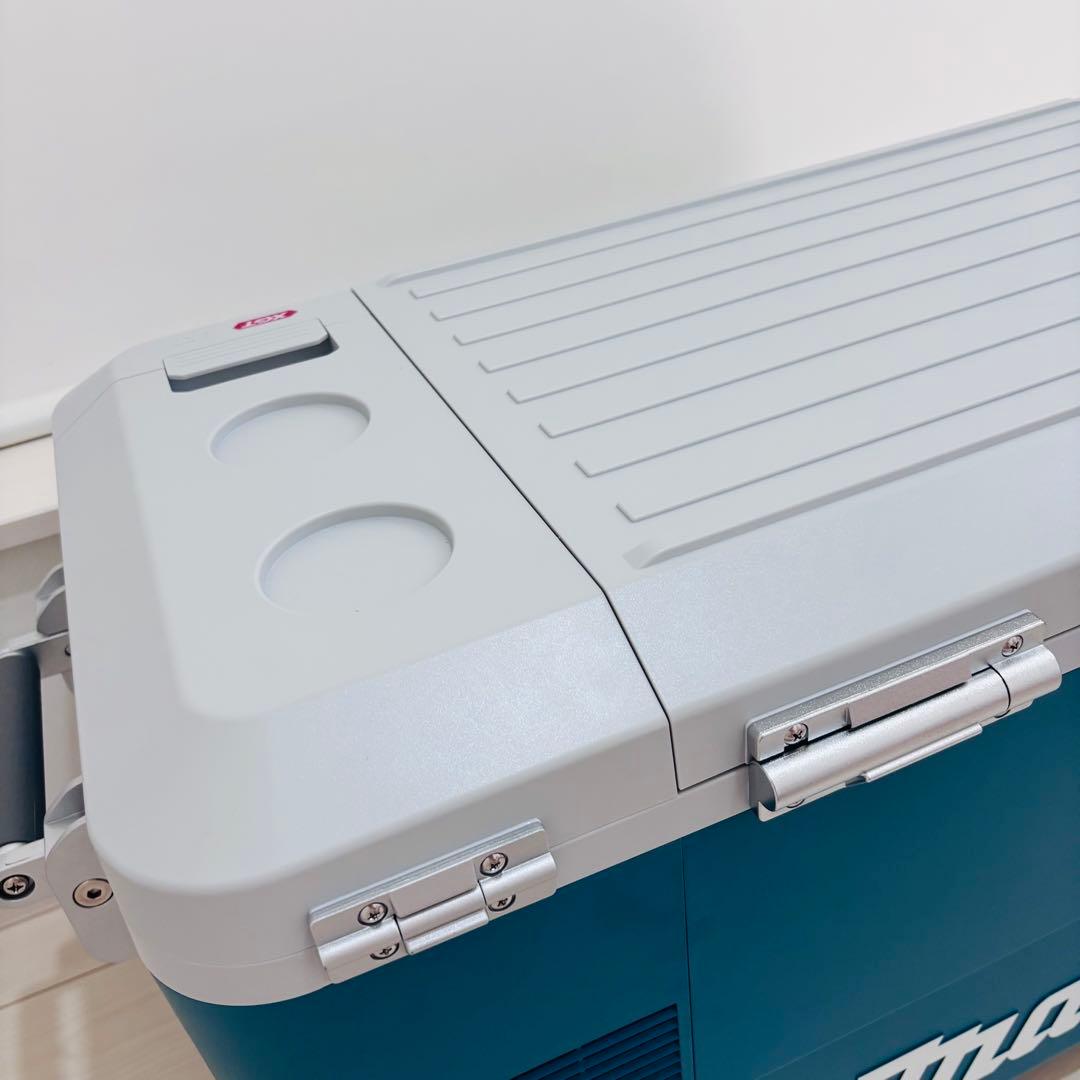 【極美品】makita 充電式保冷温庫　50L　CW002GZ