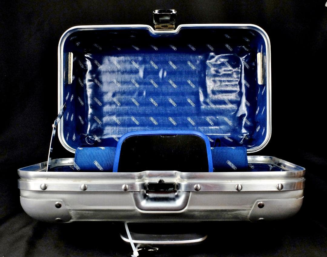 リモワ　982.73 旧盤『TOPAS/トパーズ』ビューティケース 19L 鍵付