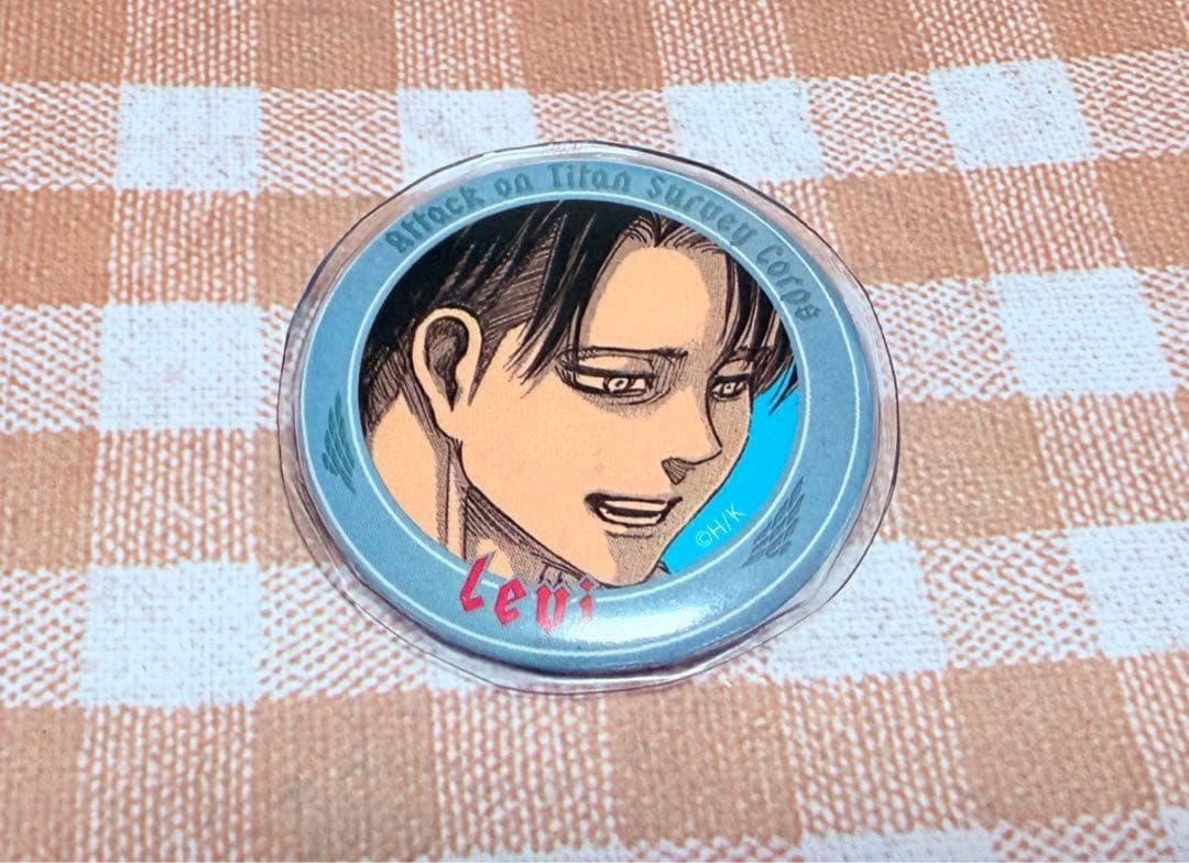 進撃の巨人 きゃらぐ缶バッジ リヴァイ兵長 透明カバー付き