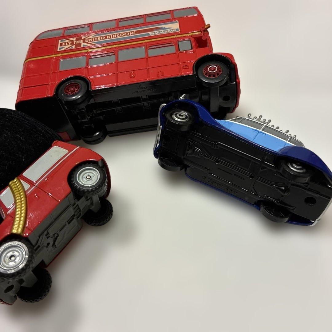 カーズ　クイーン　ハイギア軍曹　トッパーデッキントン3世 ディズニーストアレア