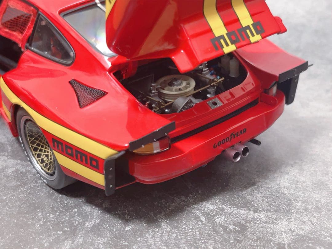 1/18 エグゾト ポルシェ 935 ツインターボ MOMO IMSA