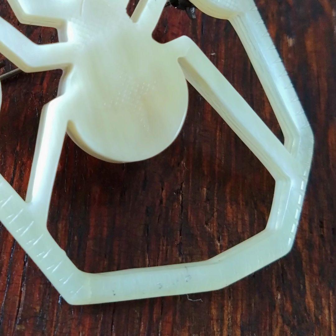 【正規品】ミナペルホネン　minä perhonen kumo 水牛　ブローチ