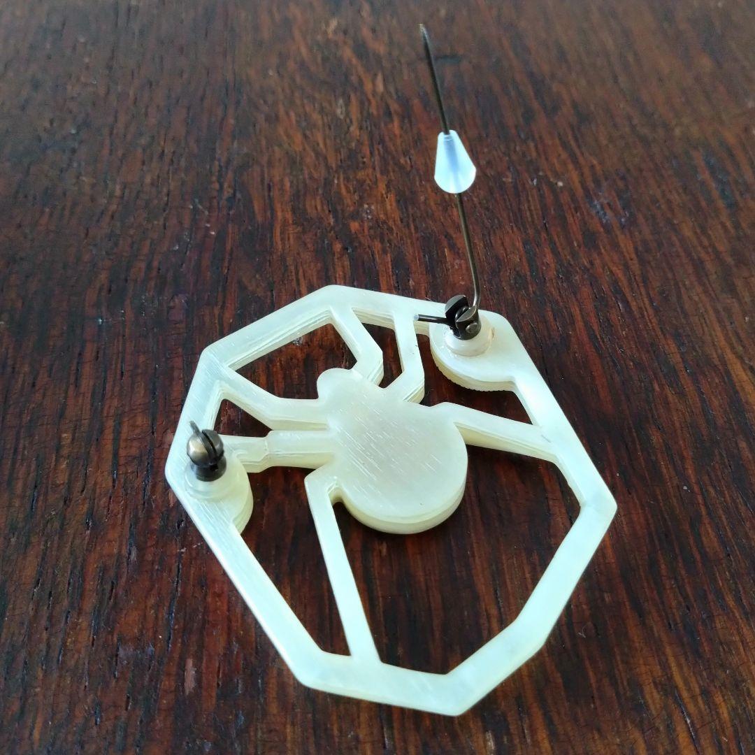 【正規品】ミナペルホネン　minä perhonen kumo 水牛　ブローチ