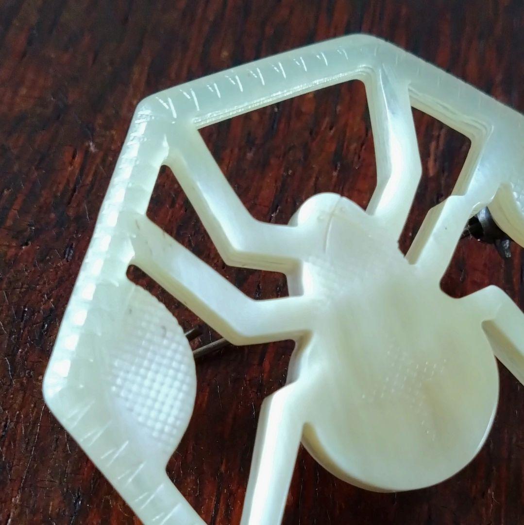 【正規品】ミナペルホネン　minä perhonen kumo 水牛　ブローチ