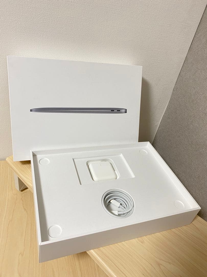 美品 MacBook Air 13インチ 元箱 指紋認証、MS Office