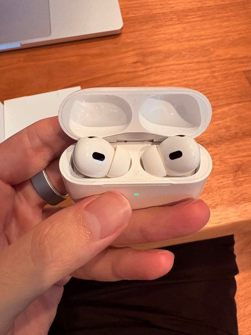 AirPods Pro2本体 ＆MagSafeケース、ライトニングケーブル