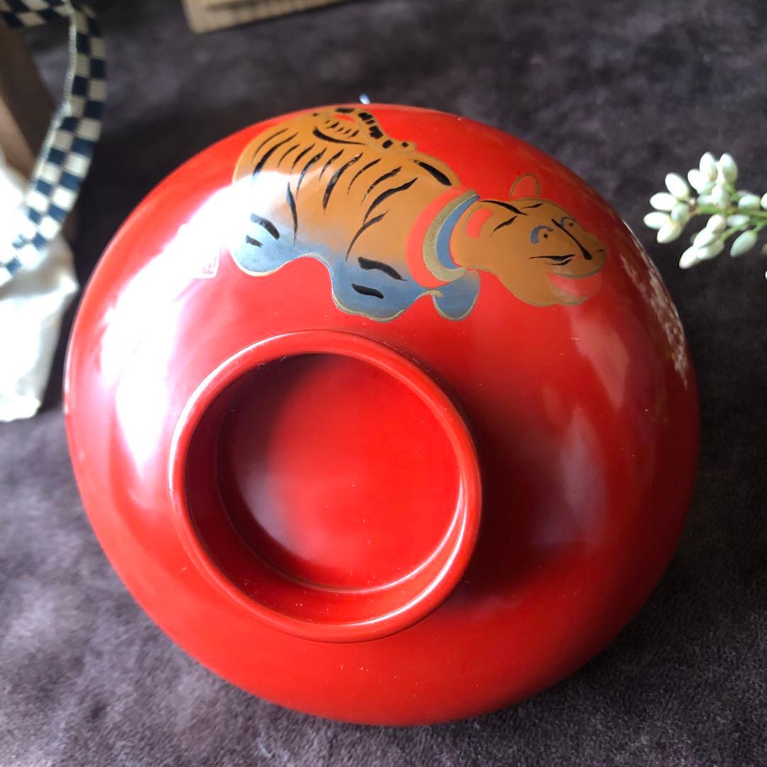 【 二代鈴木表朔 】藪内形朱塗盃「戌寅」共布＆共箱付【茶道藪内流十二代 猗々斎】