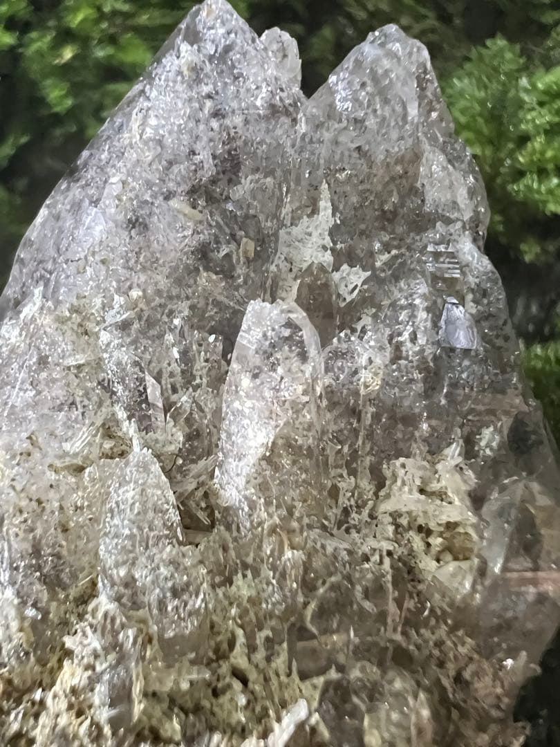 龍脈の精髄 ― ガーデンクォーツ & カテドラル（売上の一部は保護猫活動に使用）