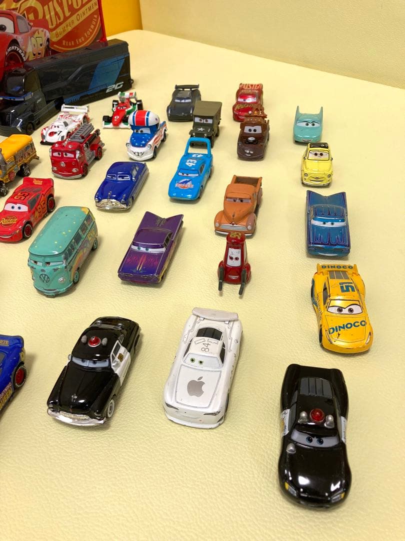 トミカ　カーズ ミニカーセット 35台