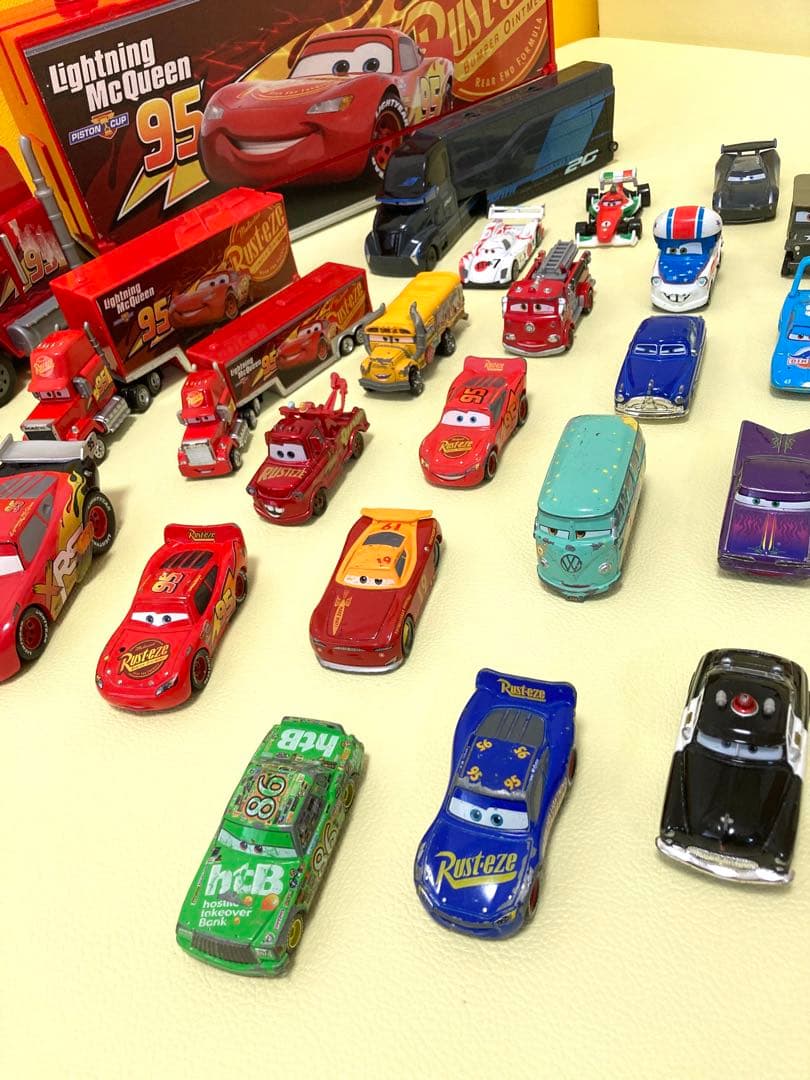 トミカ　カーズ ミニカーセット 35台