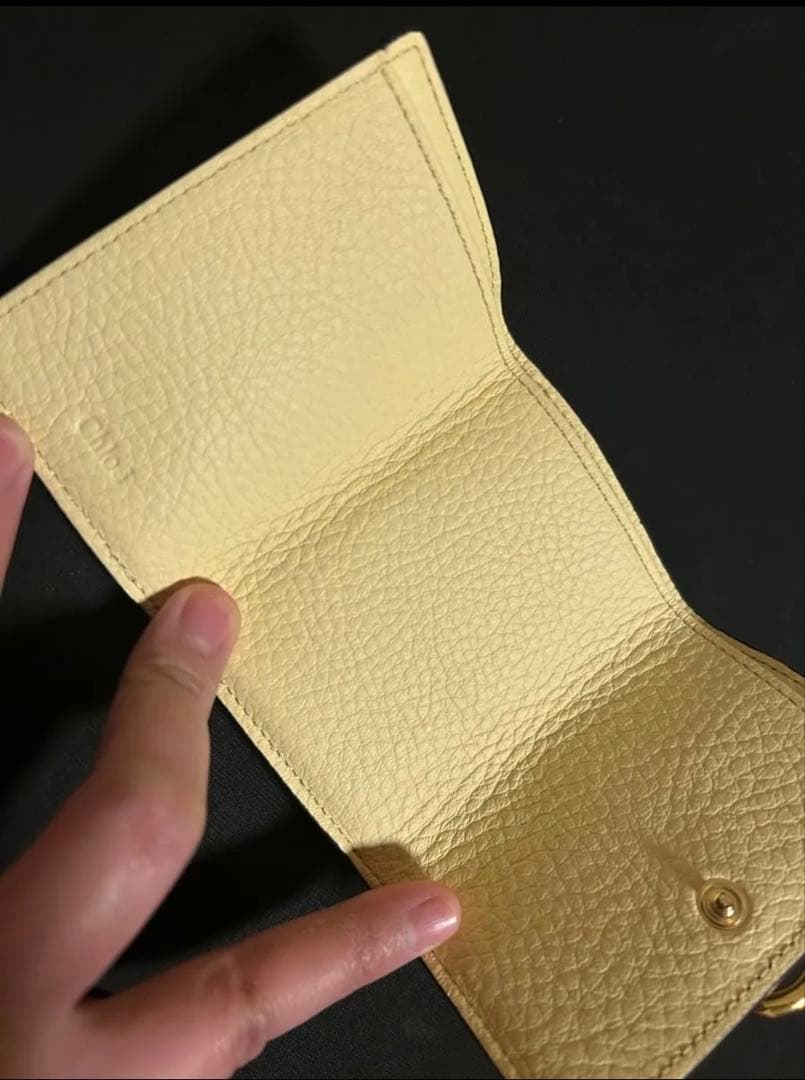 Chloeクロエ アルファベット トリフォールドウォレット ソフティイエロー