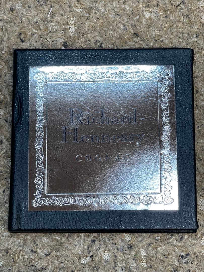 ヘネシー リシャール Richard Hennessy ケース　から瓶