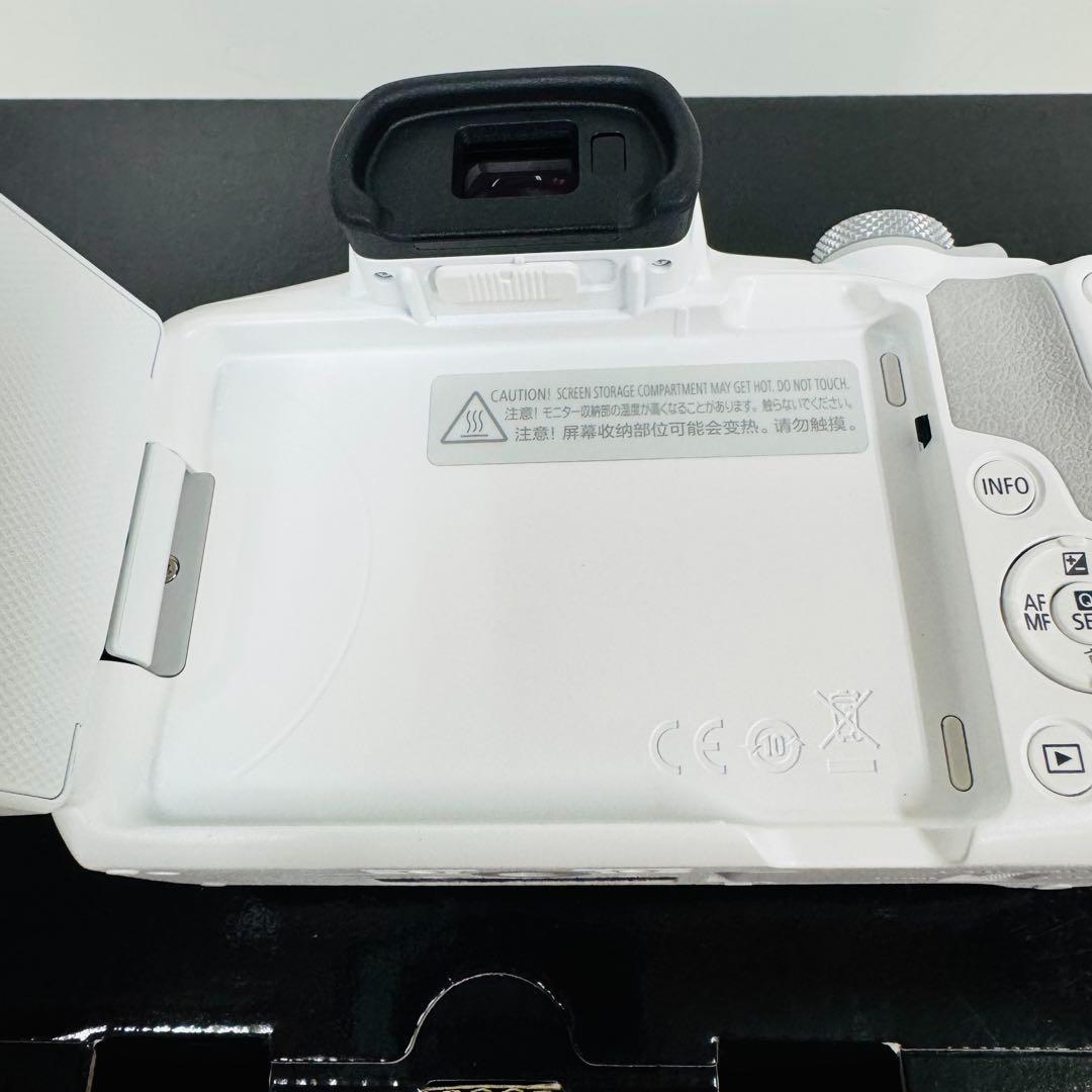 展示品 Canon EOS R50 ダブルズームキット EOSR50WH-WZK