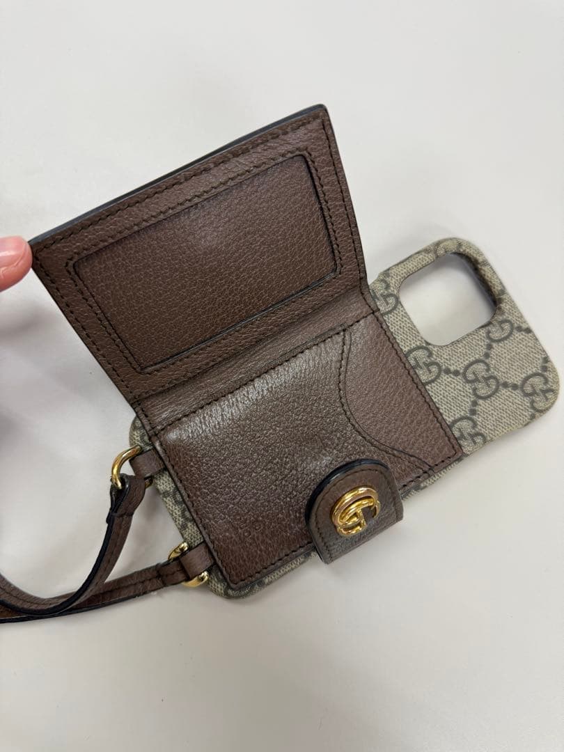 Gucci iPhone12ケース ショルダーストラップ付き