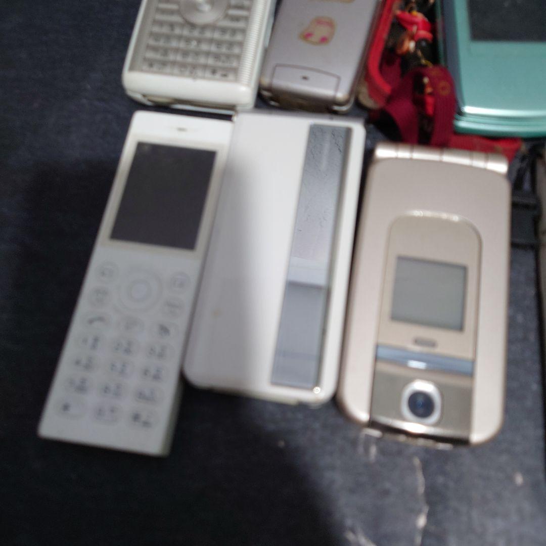 ①ジャンク ガラケー 現状渡し 部品取り 22個 まとめ