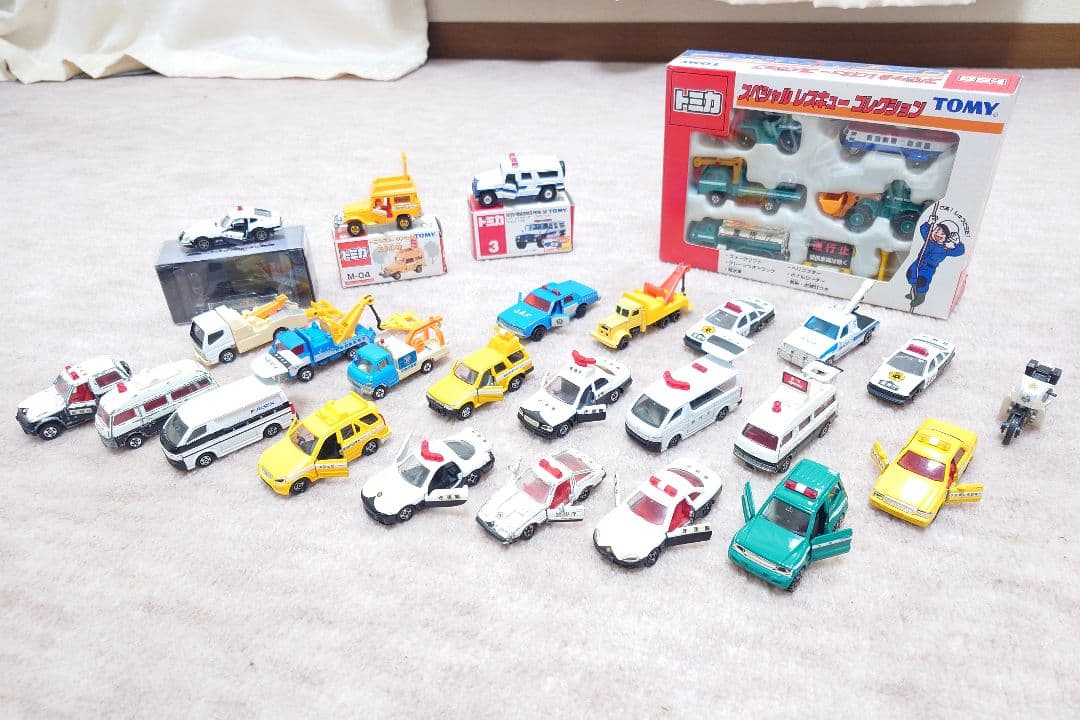 トミカ 警察車両