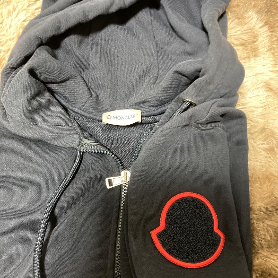 MONCLER ネイビー フード付きパーカー