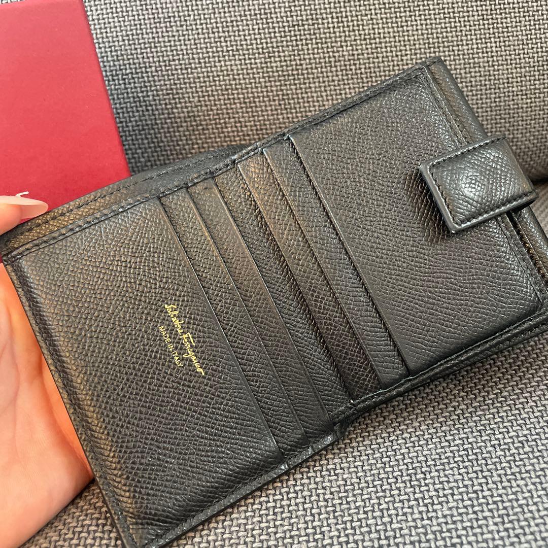Salvatore Ferragamo ブラック二つ折り財布
