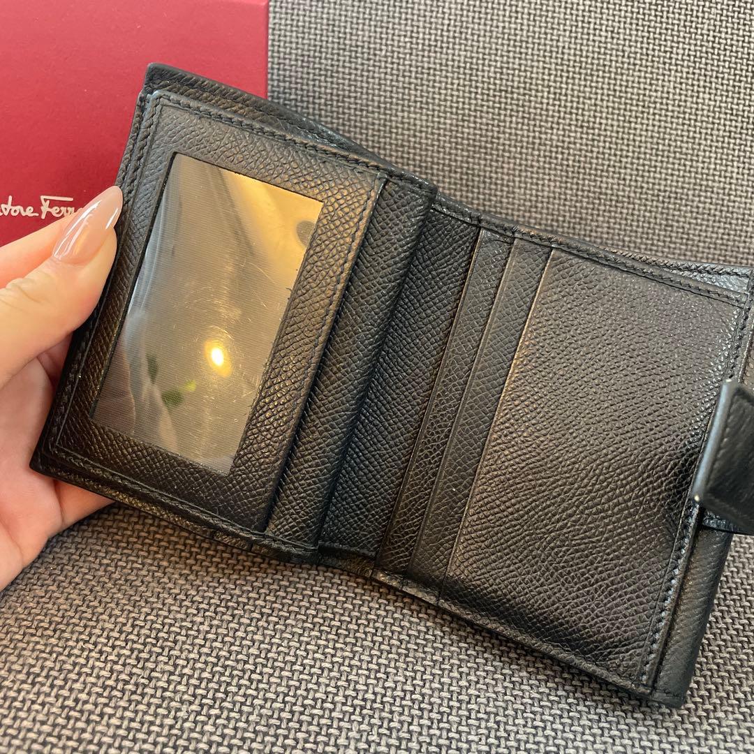 Salvatore Ferragamo ブラック二つ折り財布