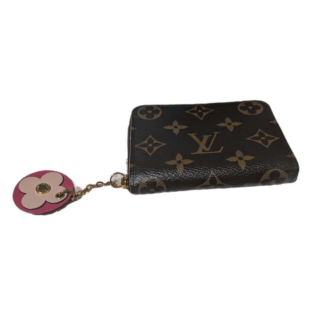 LOUIS VUITTON ルイヴィトン　ジッピーパース　フラワーチャーム