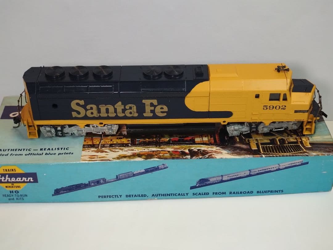 アメリカディーゼル機関車　ＡＴＳＦ Ｆ４５　(２台セット)