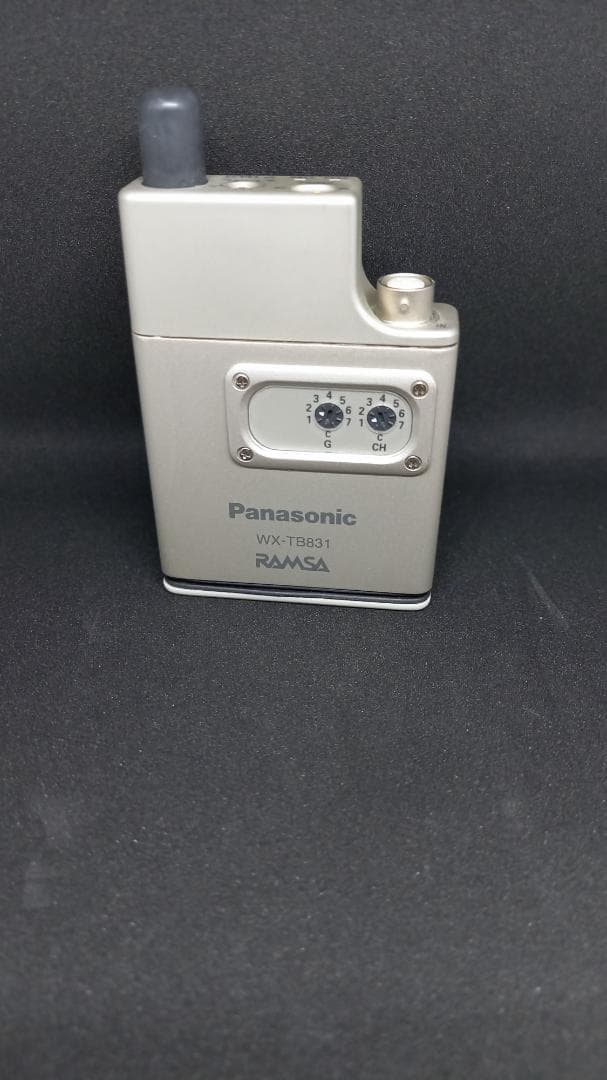 [ジャンク扱い]800 MHz帯2ピース型 ワイヤレスピンマイク①