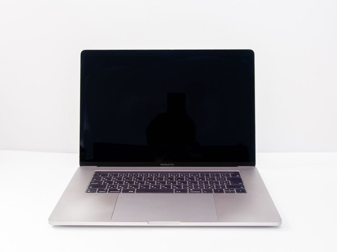 MacBook Pro 2019 15インチ i9 / 32GB / 1TB
