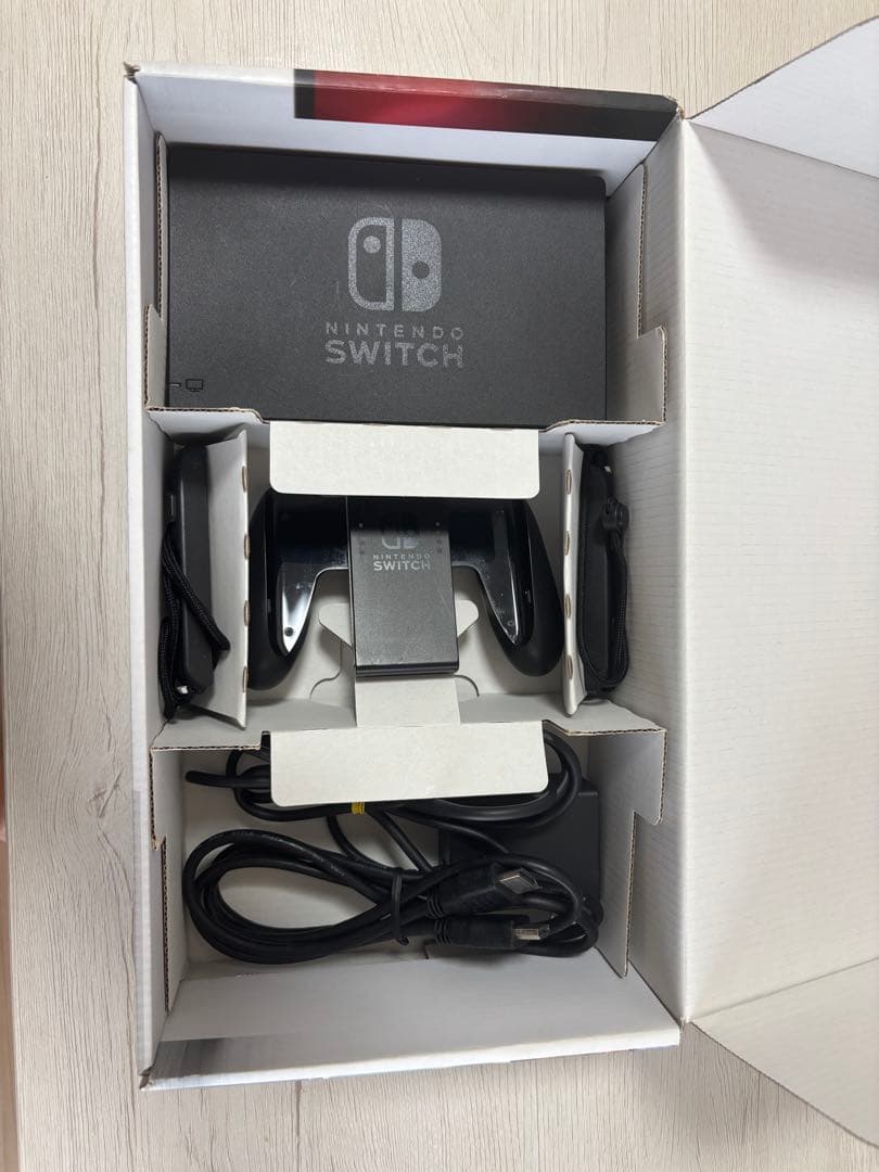 Nintendo Switch 本体 赤・緑ジョイコン