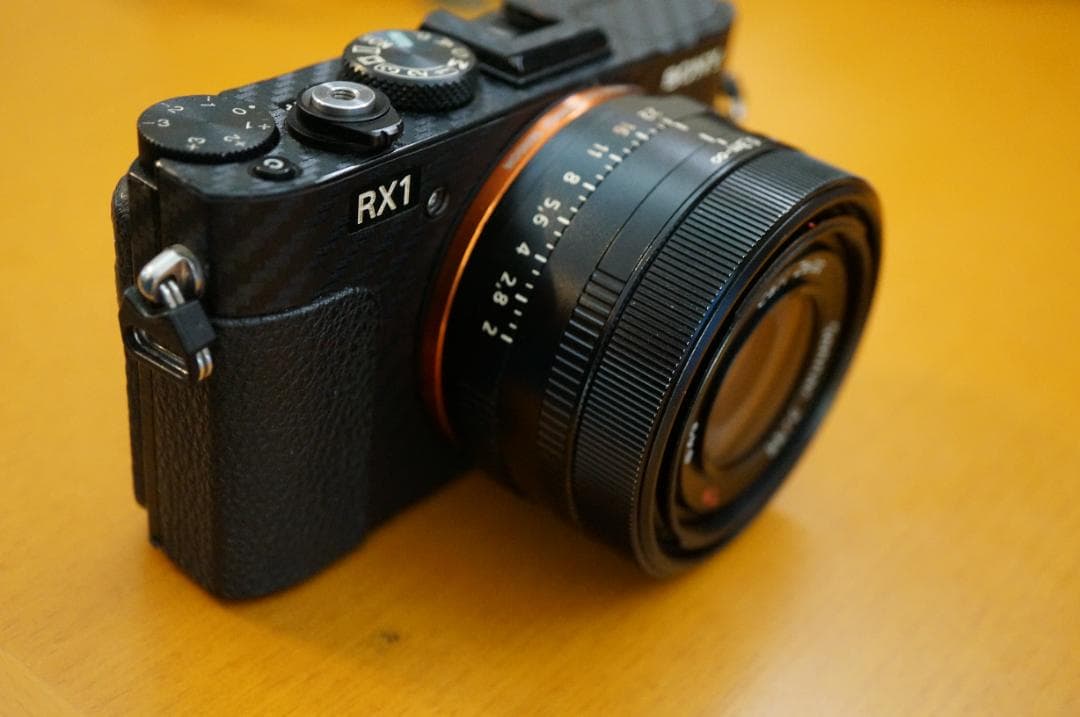 DSC-RX1 　保護ステッカー、予備バッテリー付き