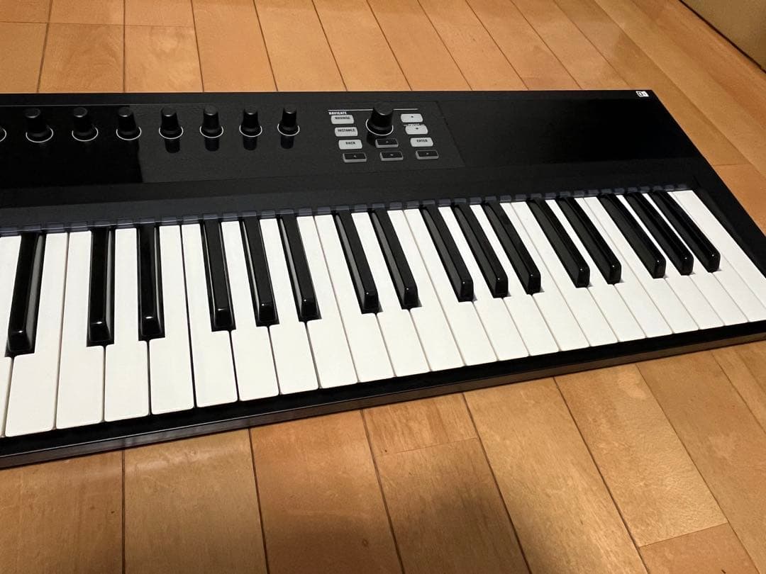 【お買い得】KOMPLETE KONTROL S61