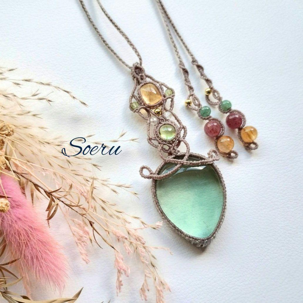 グリーンフローライト＆シトリンのマクラメ編みネックレス　ペンダント　天然石