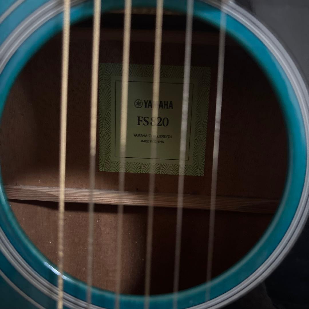 ヤマハ　アコースティックギター FS820 TQ ソフトケース付き
