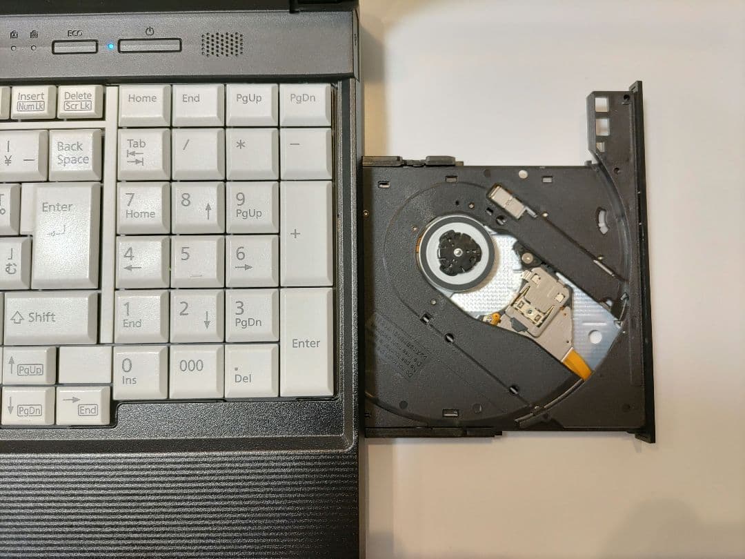 Windowsノート本体 LIFEBOOK A576/PX