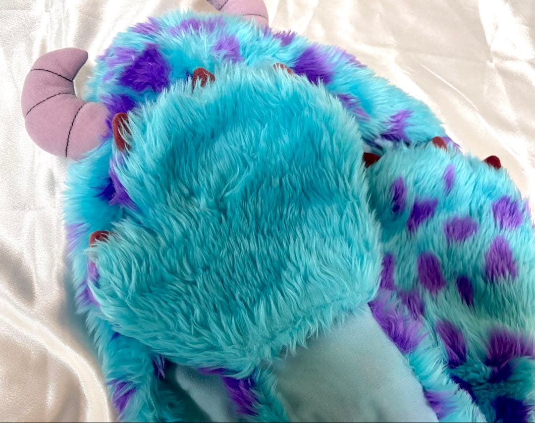 ディズニー ファンキャップ サリーマフラー手袋一体型＋レッグウォーマー 試着のみ