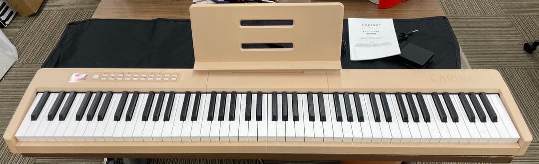 電子ピアノ　88鍵盤　充電タイプ　スリム軽量 オークベージュ