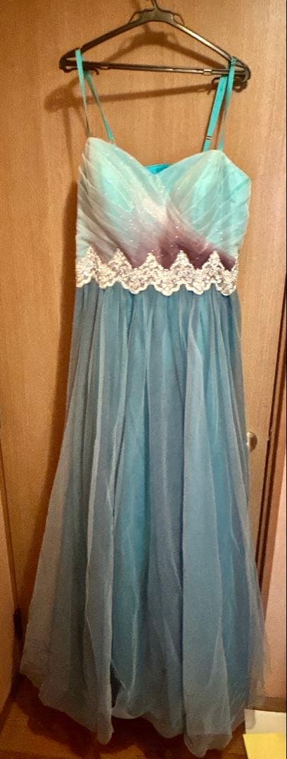 ドレスルームアミ　ブルーロングドレス