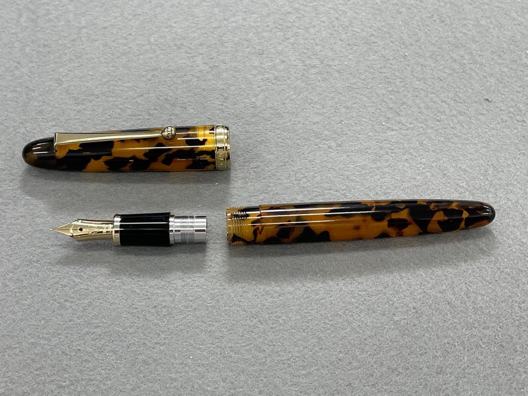 【廃盤品】SAILOR セーラーFOUNDED 1911 べっ甲柄 万年筆