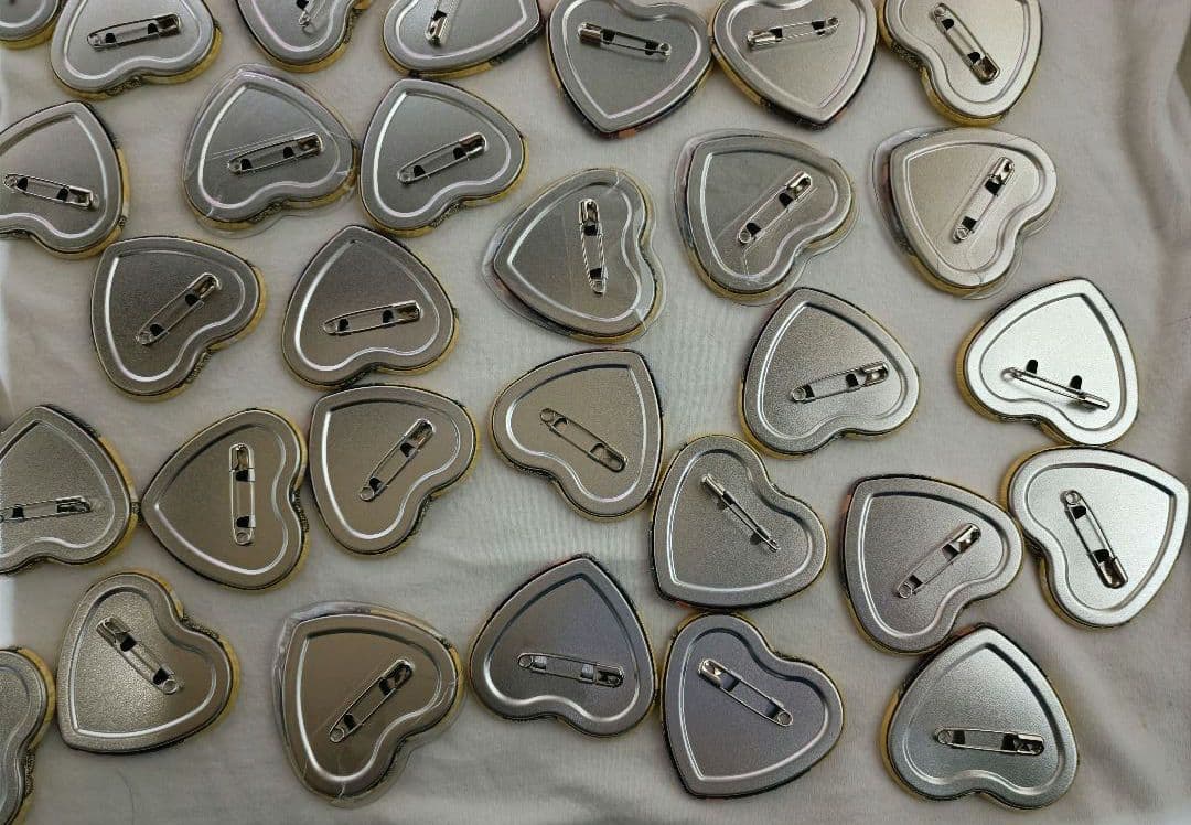 すとぷり　るぅと　ハートの缶バッチ　ハロウィン　2022　等身