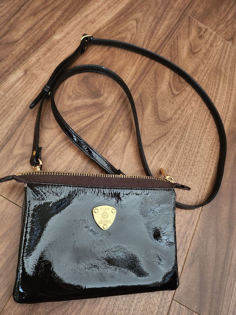 ATAO プープー/ミニサイズのお財布ポシェット エナメル ブラウン