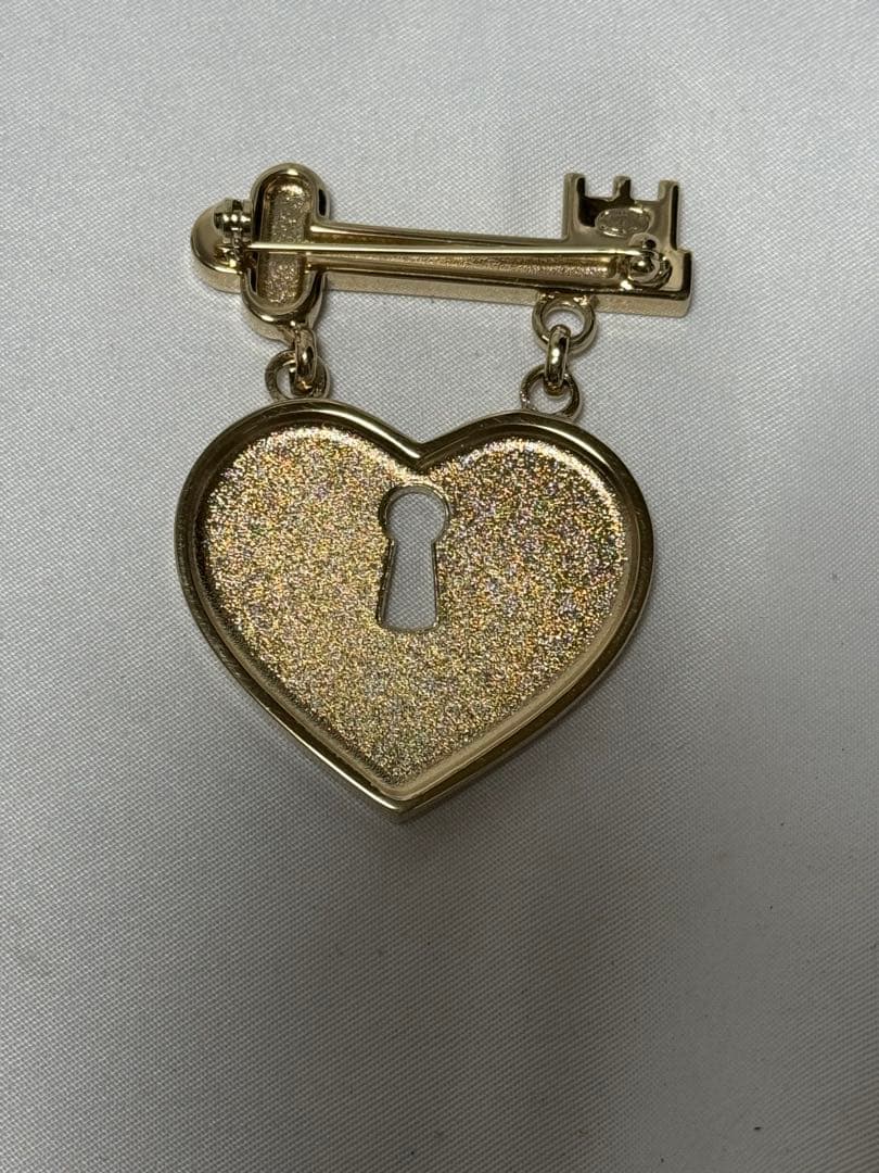 CHANELシャネル ラインストーンゴールド 金 ピンク メタル ブローチ袋付き