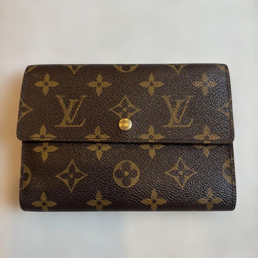 ルイ ヴィトン モノグラム ポルト トレゾール 長折財布